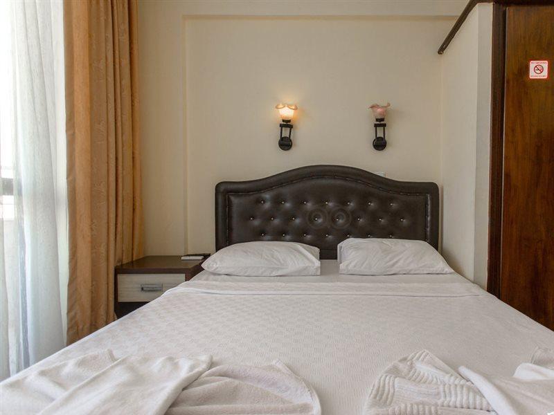 מרמריס Defne & Zevkim Hotel מראה חיצוני תמונה